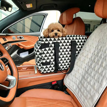 Cargar imagen en el visor de la galería, Transportín Portátil para Coche – Asiento de Seguridad para Gatos y Perros Pequeños
