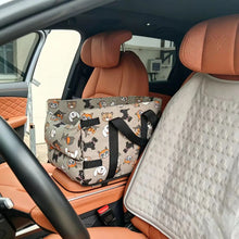 Cargar imagen en el visor de la galería, Transportín Portátil para Coche – Asiento de Seguridad para Gatos y Perros Pequeños
