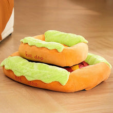Cargar imagen en el visor de la galería, Cama con Forma de Perrito Caliente – Divertida y Acogedora para Gatos y Perros
