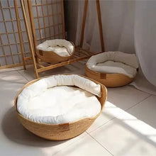 Cargar imagen en el visor de la galería, Cama Nido de Bambú Tejida a Mano – Natural, Transpirable y Lavable
