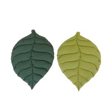 Cargar imagen en el visor de la galería, Alfombra Cama con Forma de Hoja – Algodón 100% Lavable para Gatos y Perros
